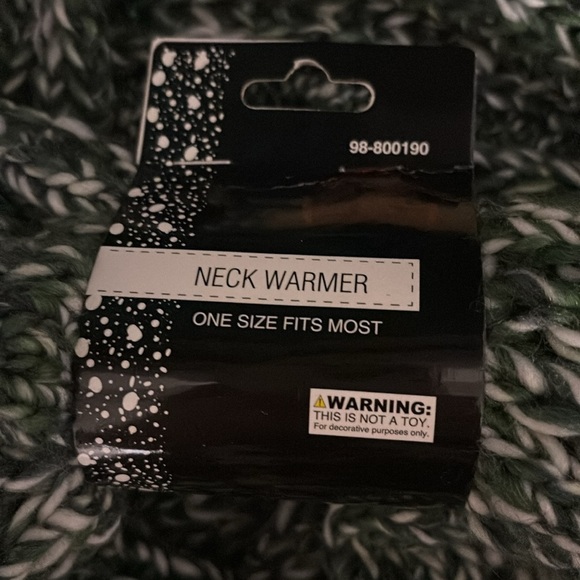 Momentum Knitted Neck Warmer Scarf Green & White NWT - Picture 4 of 7